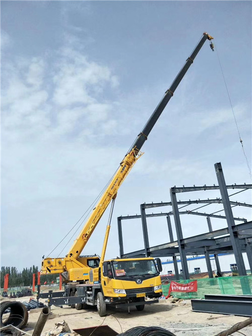 张家界市超高层建筑钢结构吊装案例